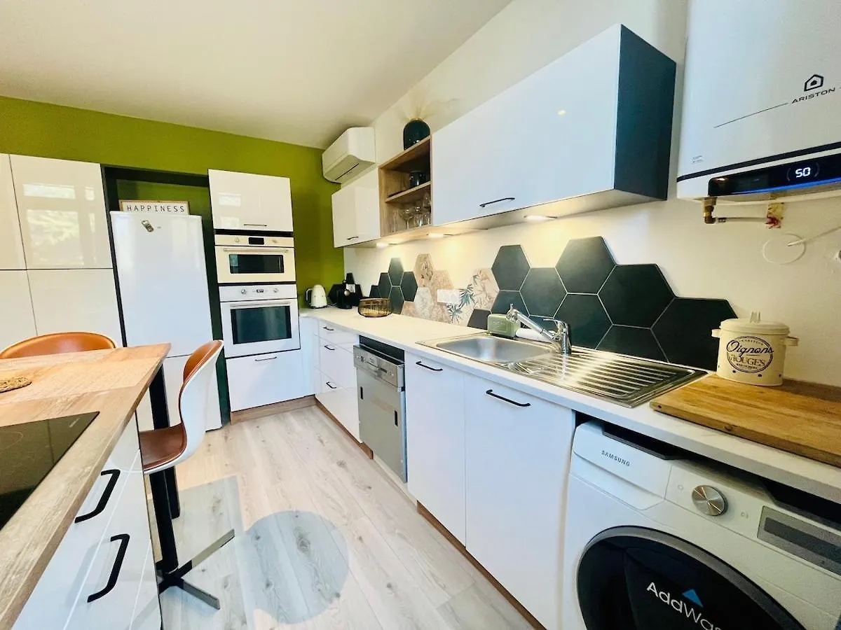 Le Coin De Mel, Parking Prive, 6 Personnes Apartment Saint-Alban-de-Roche 0*,  France