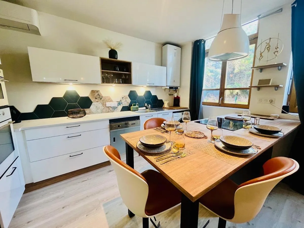 Le Coin De Mel, Parking Prive, 6 Personnes Apartment Saint-Alban-de-Roche 0*,  France